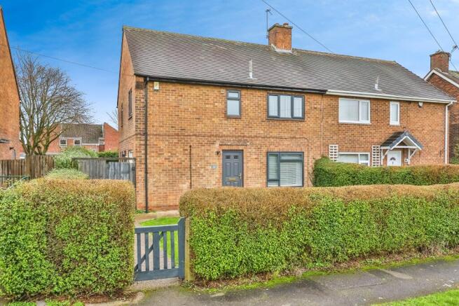 4-bed semi-detached on Castellan Rise, Nottingham, NG5, £220,000