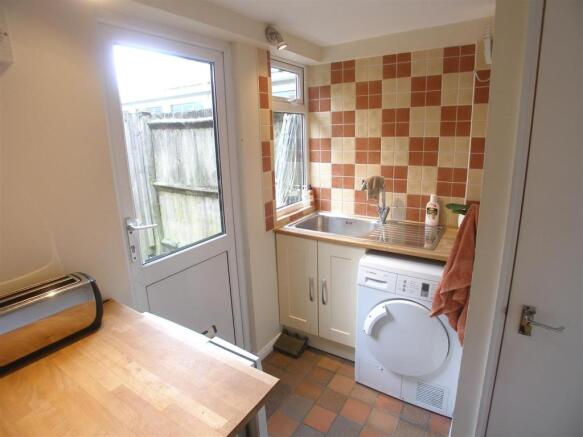 Utility Room + WC