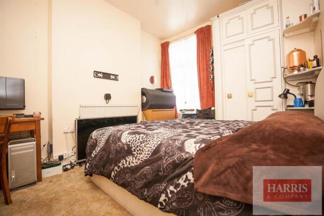 Bedroom 02.jpg