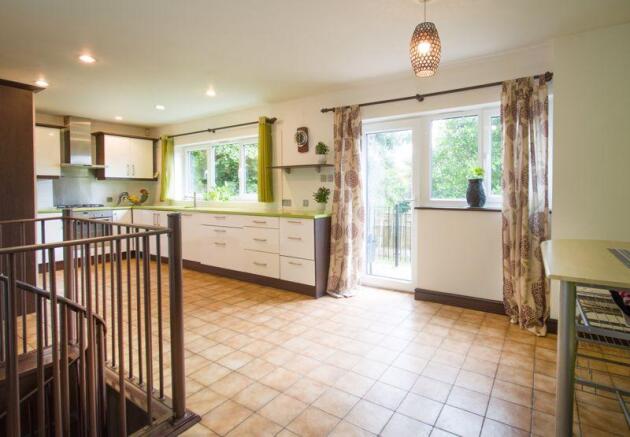 Kitchen/breakf...