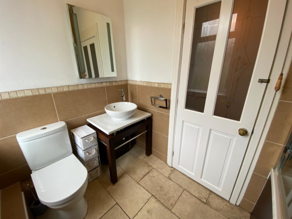 BATHROOM 2.png