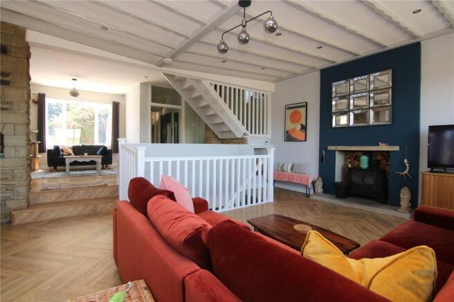 4 bed Detached for sale Image 11