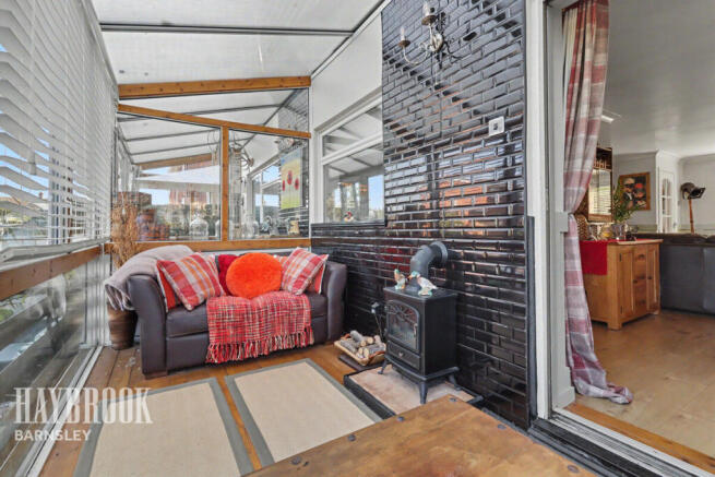 4 bed Detached for sale Image 9