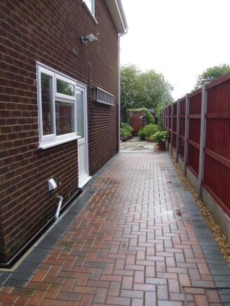 Side Driveway 1