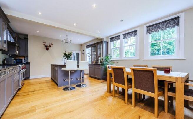 Kitchen/Breakfast Rm