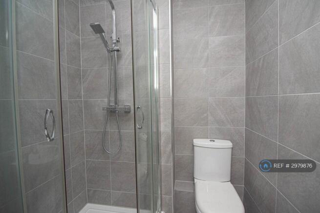 Studio to rent Image 9