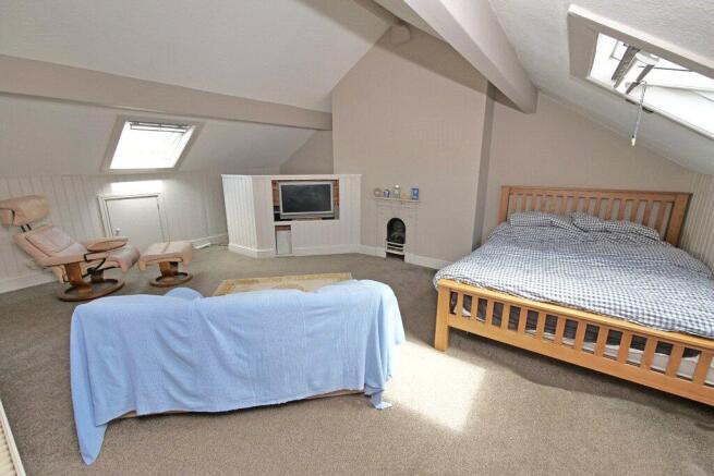 4 bed Terraced for sale Image 8