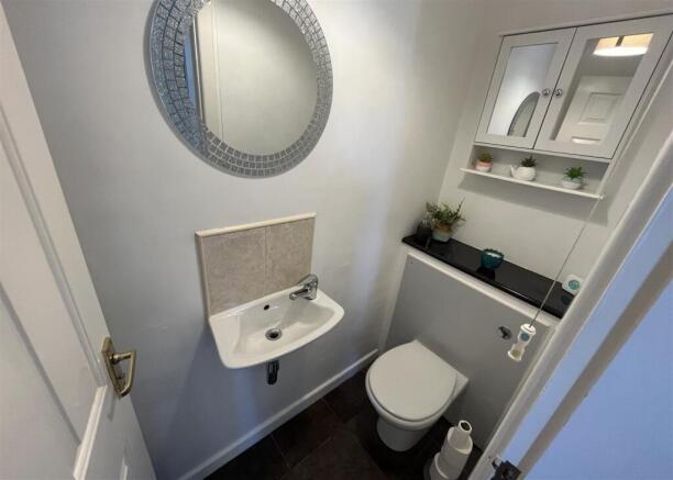 CLOAKROOM/WC
