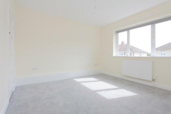 8 kent road ph12.JPG