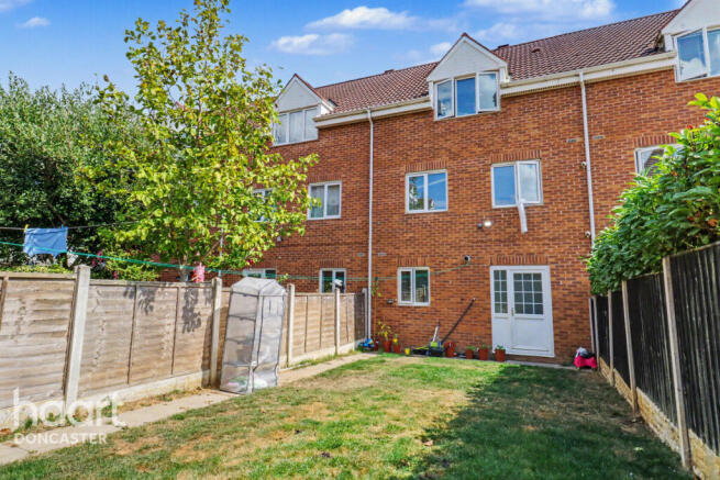 3 bed Terraced for sale Image 4