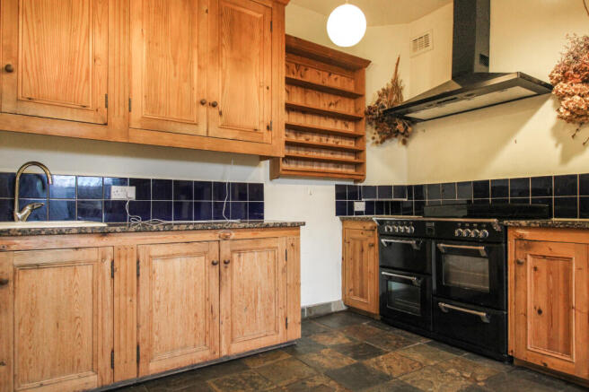 3 bed Terraced for sale Image 5