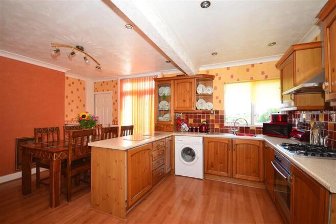 Kitchen/Dining Area