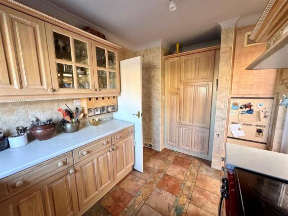 3 bed Semi-Detached for sale Image 9