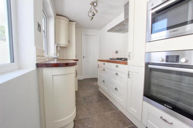2 bed House to rent Image 4