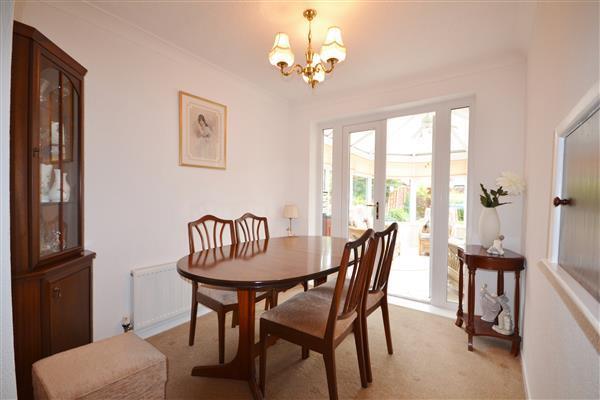 DINING ROOM: