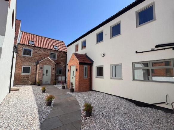 2 bed House for sale Image 10