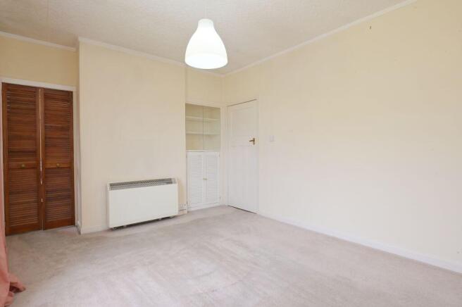 32 Colinton Mains Drive, Colinton Mains, Edinburgh, EH13 9AH photo 4