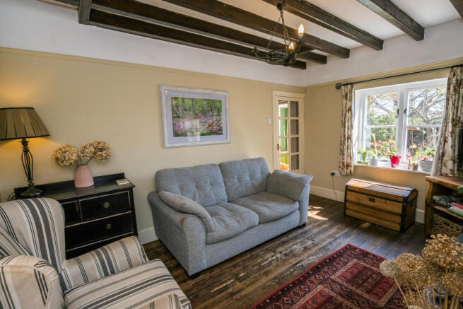 Sitting Room 2.JPG