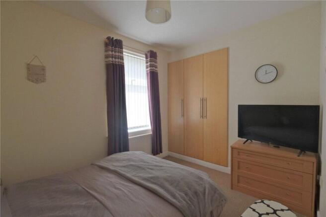 2 bed Terraced to rent Image 5