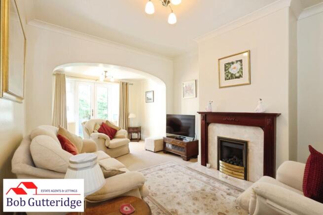 EXTENDED LOUNGE
