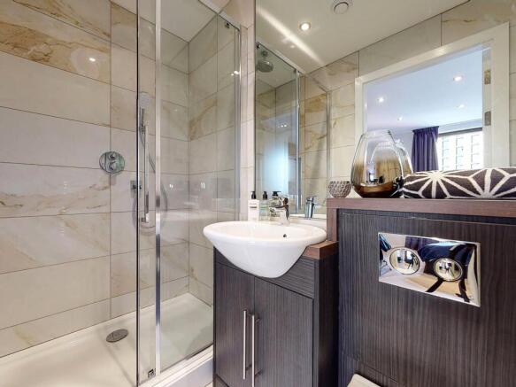2 bed Apartment to rent Image 4