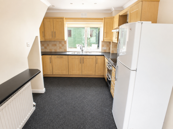 3 bed Terraced to rent Image 4
