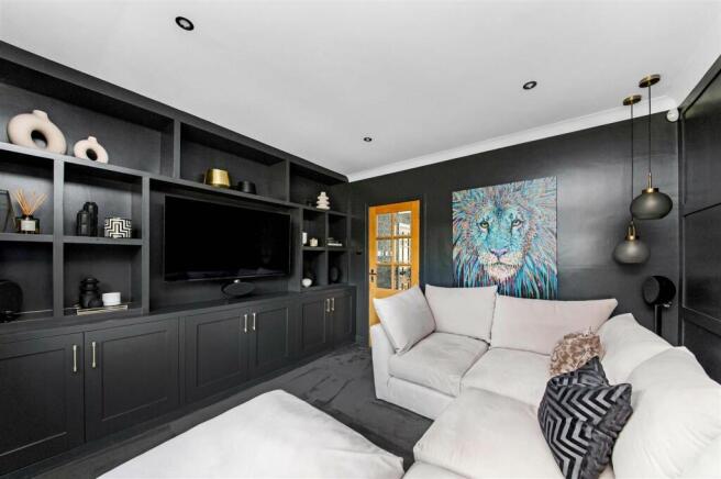 SECOND SITTING ROOM / FAMILY ROOM