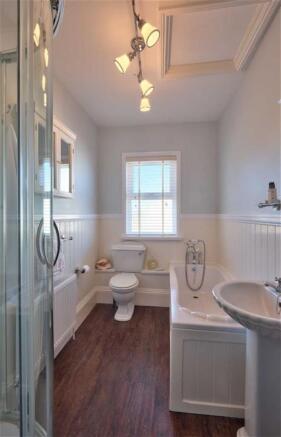 BATHROOM: