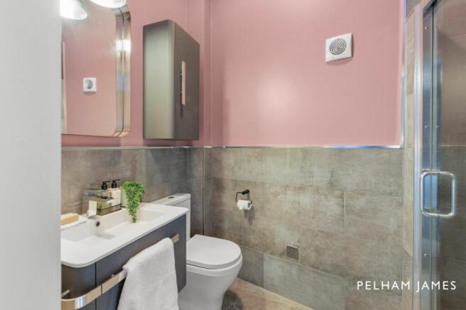 Principal En Suite, The Barn, Upper Benefield