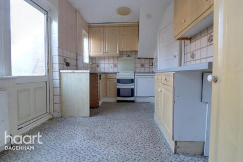 Marston Avenue, Dagenham