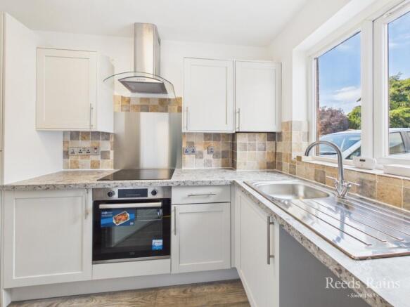 3 bed Terraced to rent Image 12