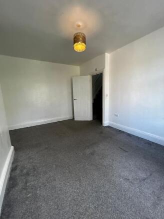 3 bed Terraced to rent Image 6