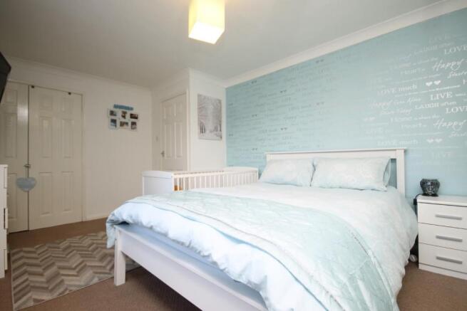 BEDROOM 1  (1).JPG