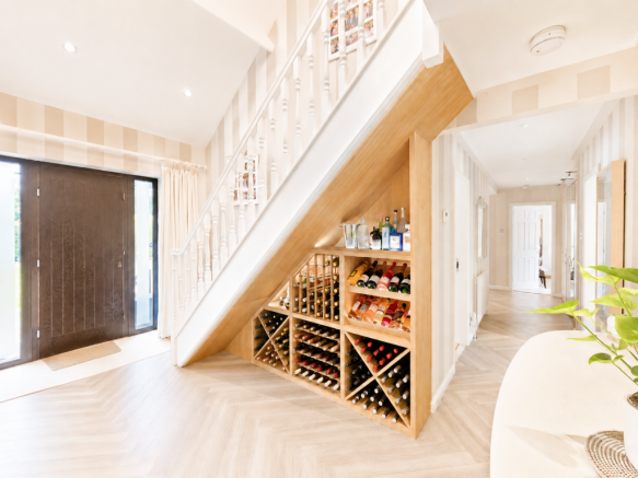 5 bed Detached for sale Image 4