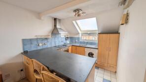 55, Tonnelier Road, Nottingham NG7 2RW