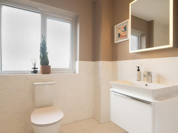 4 bed Detached for sale Image 4