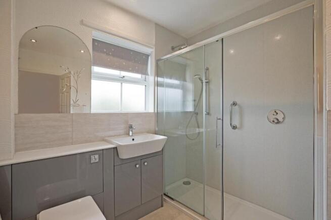 4 bed Detached for sale Image 7