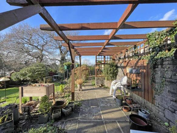 Yeomans Way 18 Garden 1.jpg