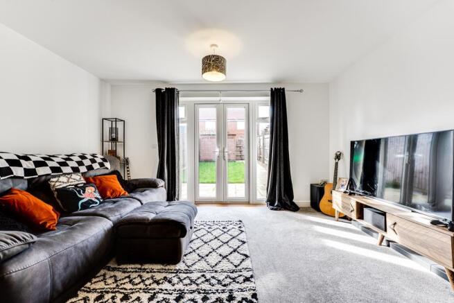 35 Taylor Drive, Barton Seagrave-9.jpg