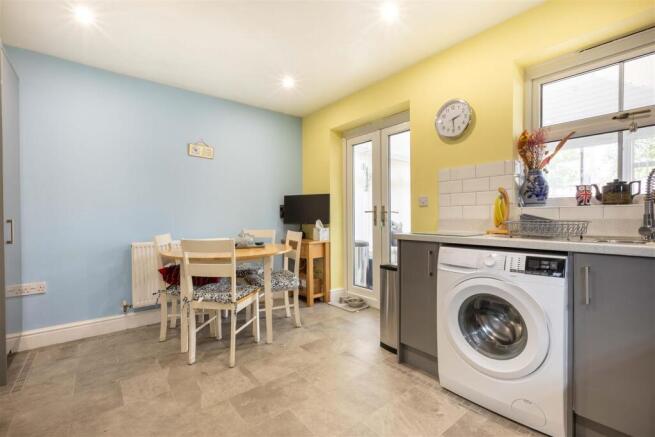 154 Tythe Barn Lane Kitchen Diner
