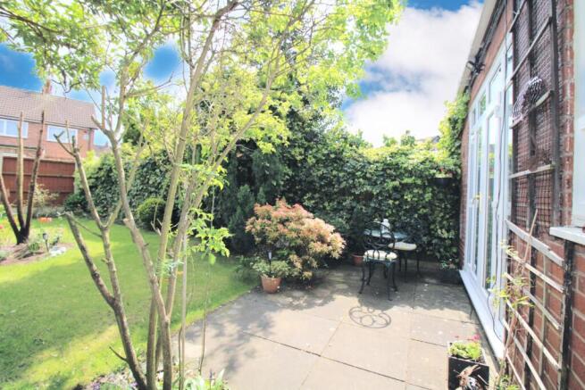 Garden with patio