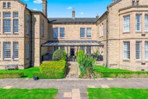 9, 3 Aysgarth Court, Clifford Drive, Menston, Ilkley LS29 6FY