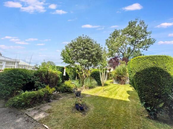REAR GARDEN 1