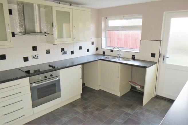 3 bed Semi-Detached to rent Image 4