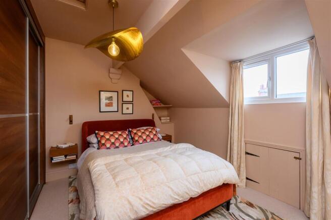 3 bed Terraced for sale Image 11