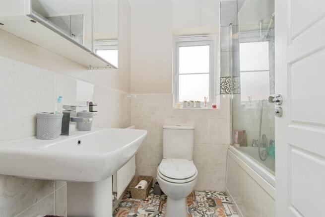 3 bed Semi-Detached for sale Image 6