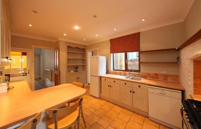 25 Teilo St 2407.JPG