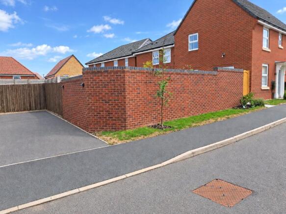 Side Aspect Driveway