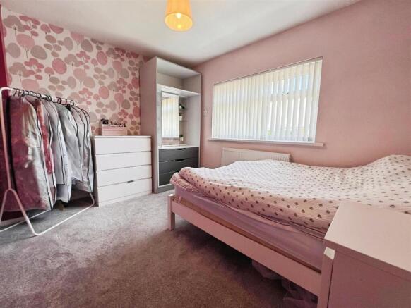 3 bed Semi-Detached for sale Image 9