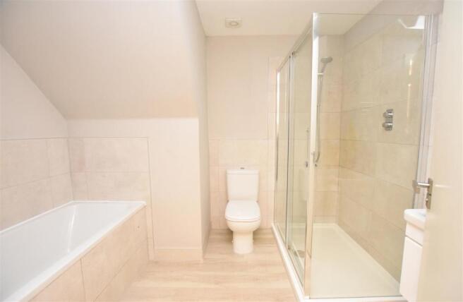 Family Bathroom.JPG